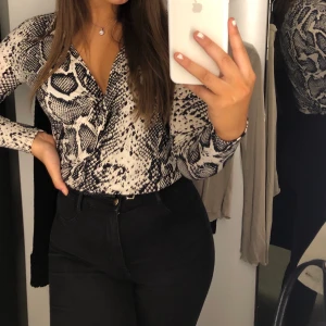 Topp - Superfin topp från Gina tricot i strl S. Knappt använd 