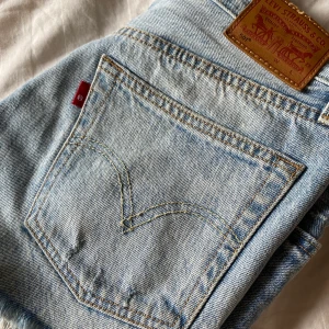 Levis jeans shorts - I väldigt bra skick! Skriv för fler bilder🥰