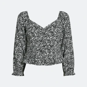 Blus från bikbok strl S - Jättefint skick, använd typ en gång och sitter såååå fint. 