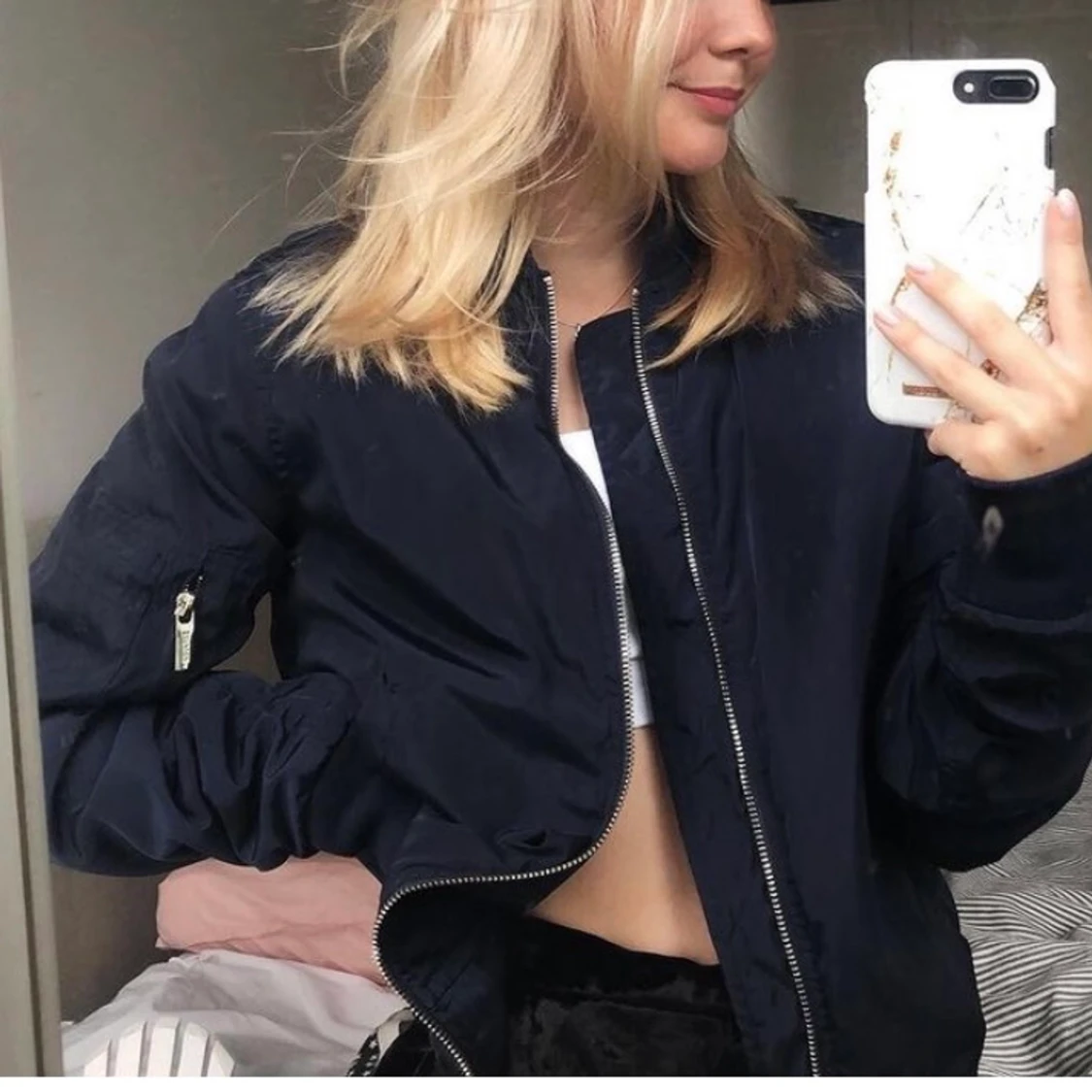 Mörkblå bomberjacka 