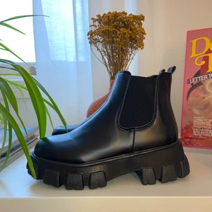 Boots - Svinsnygga skor i storlek 38, helt oanvända. Sälja pga fel storlek. 