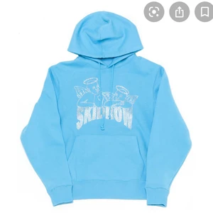 Säljer min Skidrow angel hoodie (L) - Tja, säljer min Angel hoodie från Skridrow. Aldrig använd, 10/10. Köpt för 1900kr.                                       BUDA I PM!