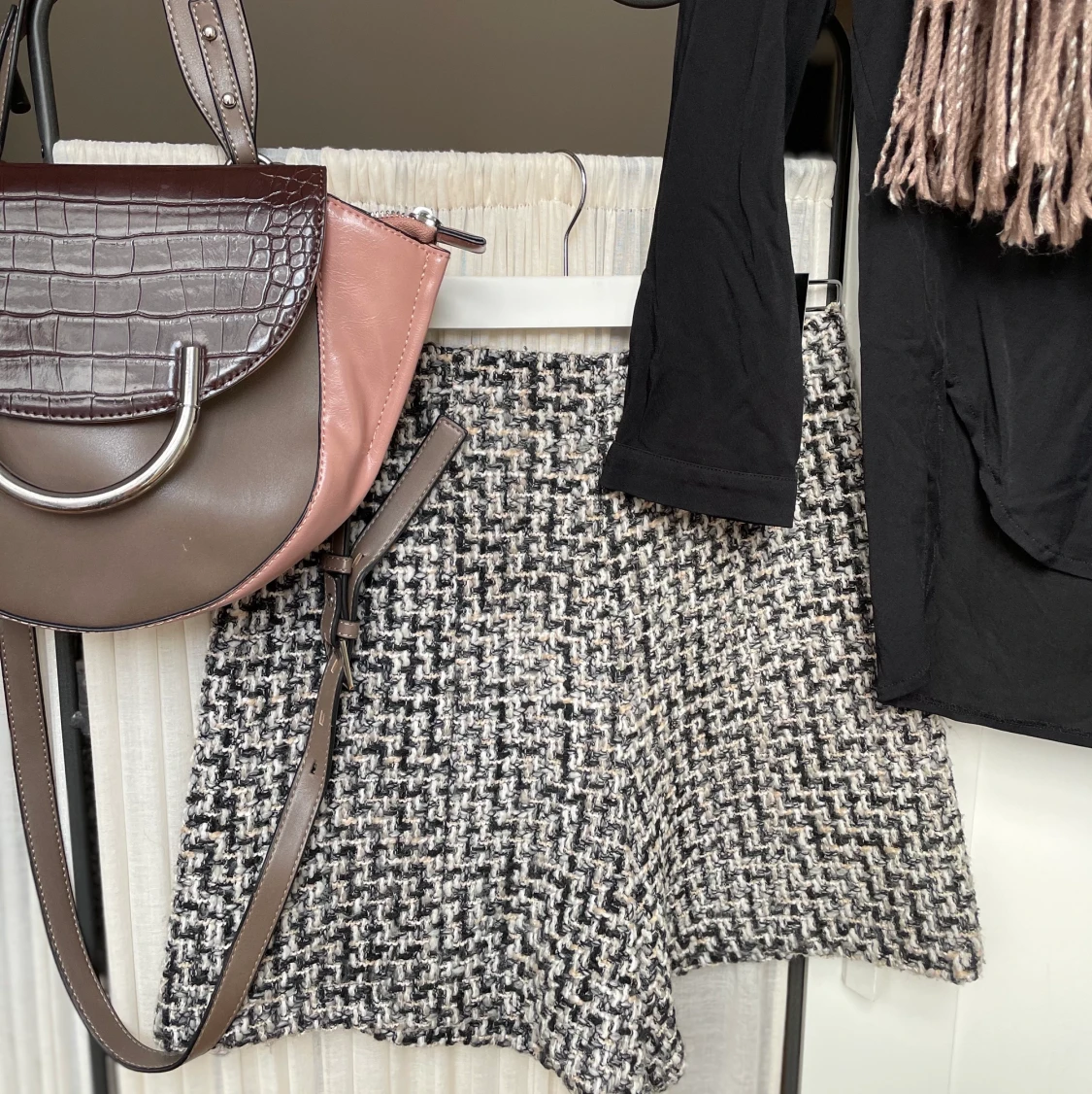 Filippa K blus med stickade Benetton shorts - 90