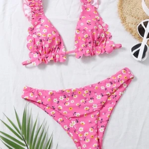 Bikini - Jättesöt bikini!! Storleken är S men skulle säga XS-S. Aldrig använd