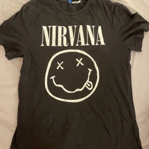 Nirvana tröja - Hämtas i Sollentuna. 