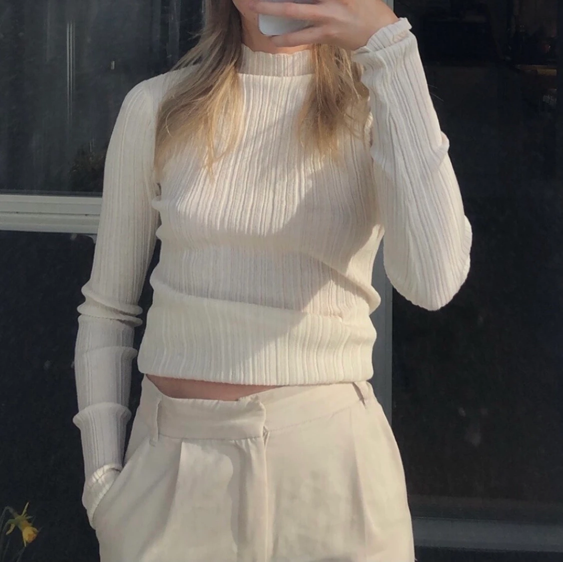 Vit/ljusbeige tröja