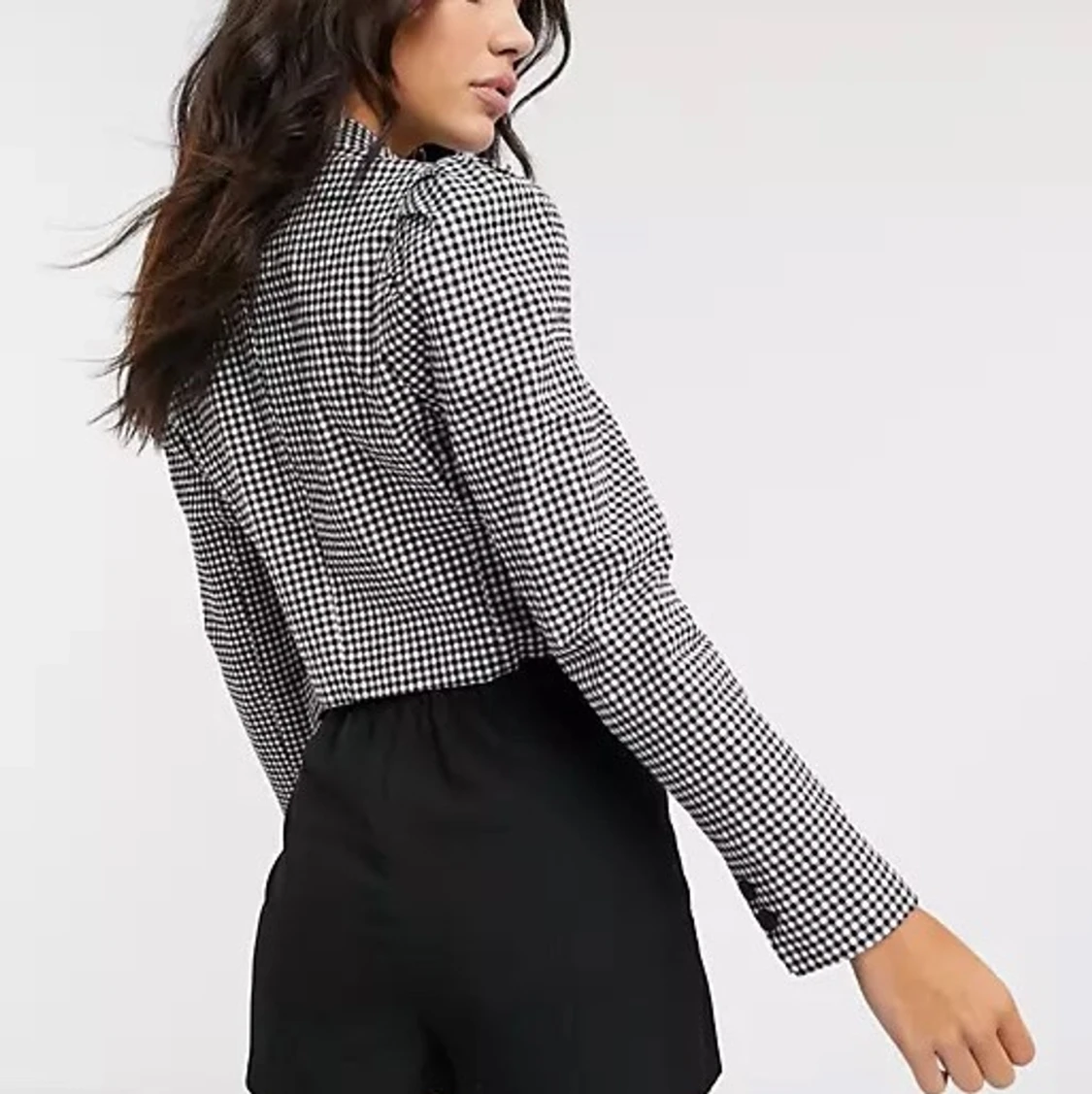 Kort blazer i rutigt mönster  - 90