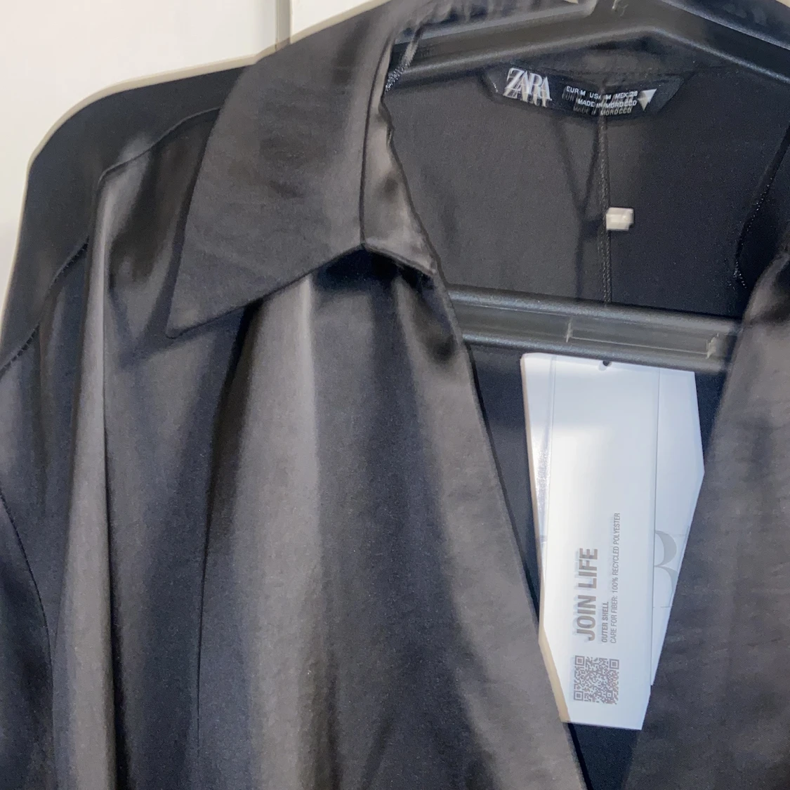 Helt ny oanvänd satinklänning från zara - 91