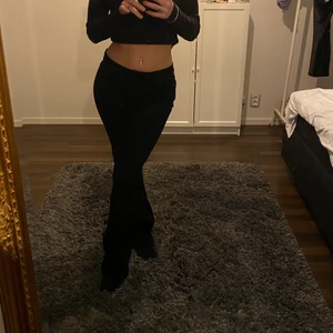 Jeans - Lågmidjade jeans från Kappahl i modellen Cindy. Skriv för fler bilder, frakt tillkommer