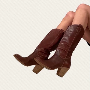 Cowboy boots - Hej, mitt Uf företag säljer secondhand kläder, vid  intresse gå in på vår instagram @consciousfashion.uf 💚
