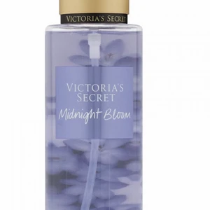 Victoria secret Body Mist  - Midnight blooms luktar exakt som ariana grande Icloud. Säljer body misten för 200 KR inkl Frakt❤️ 😫🌸