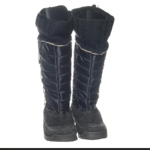 Vinterboots  - Så snygga vinterboots i mocka! 