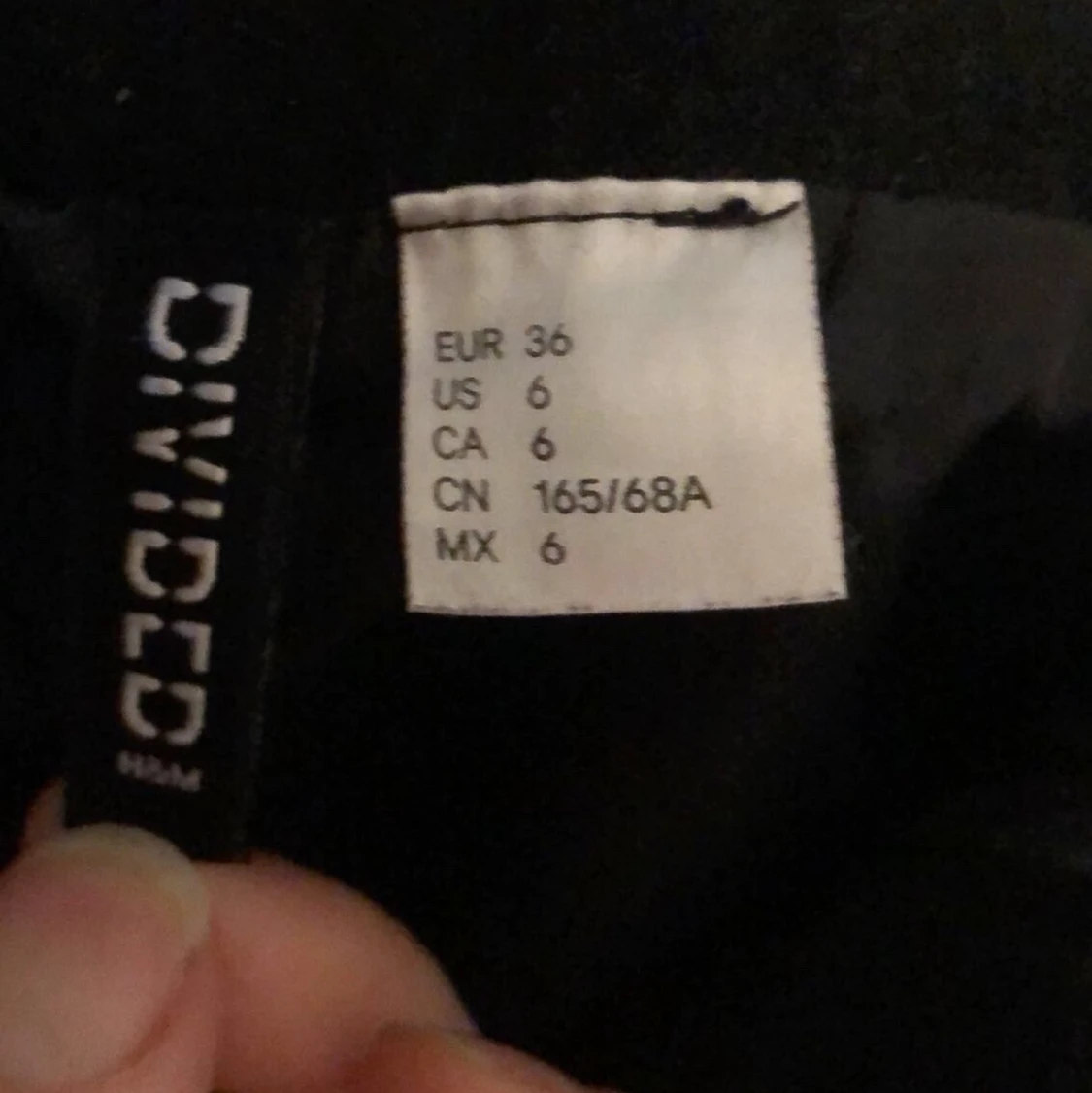 Svart kjol från H&M - 91