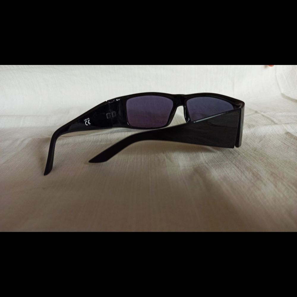 LBVYR solglasögon - Accessoarer | Plick Second Hand