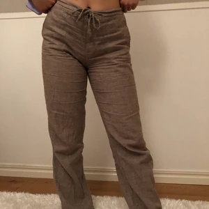 Linnebyxor - Brun/beiga linnebyxor i storlek S/M🙌🏼⚡️Fråga om frakt! 📦 