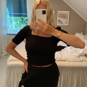 Tröja - Basic ribbad tröja från Nakd i storlek S💓