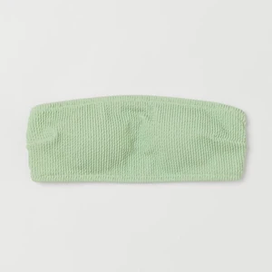 Bikiniöverdel  - Bikiniöverdel som jag har inte använda så många gånger! Köpt från hm och den sitter hur bra som helst! 