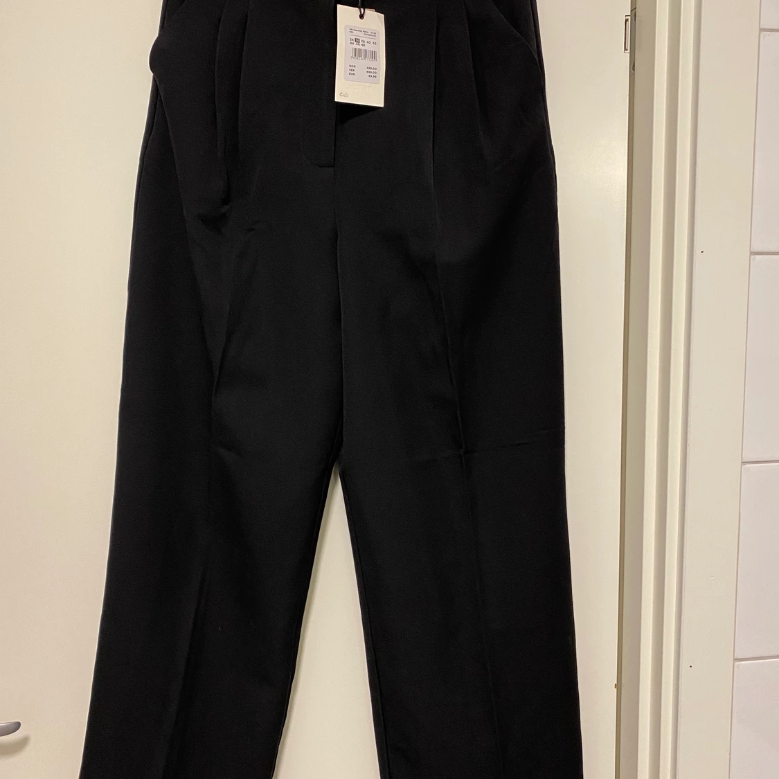 NYA kostymbyxor BikBok med PRISLAPP KVAR - 91