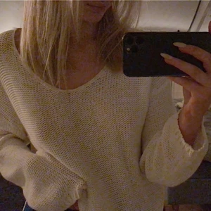 Stickad tröja  - Säljer en super fin tröja från lager 157 då den inte kommer till användning. Den är i fint skick🤍