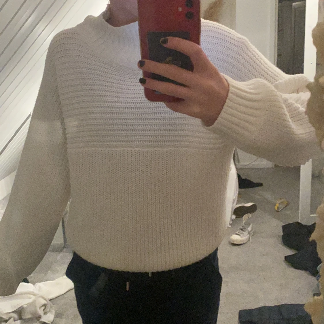 Jättefin vit stickad tröja