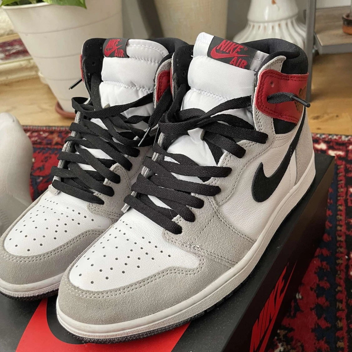 Jordans 1 smoke grey high