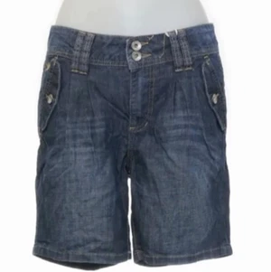 Jeans shorts  - Skit balla  Köpte hör på Plick 