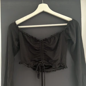 Topp från nelly - Croppad