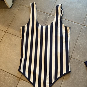 Randig body från bikbok - Använt någon enstaka gång