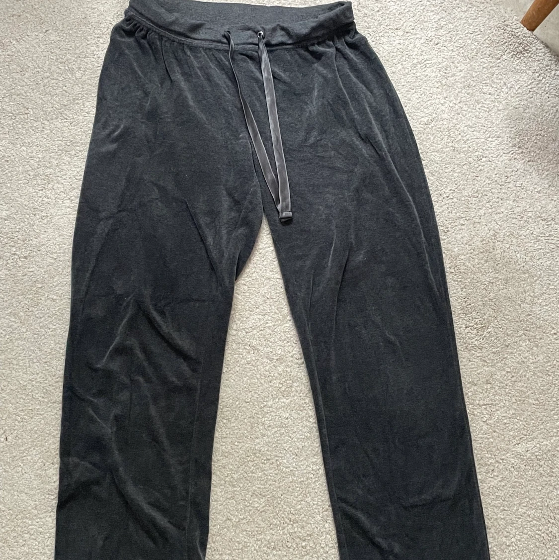 Mörkgrå mjukisbyxor