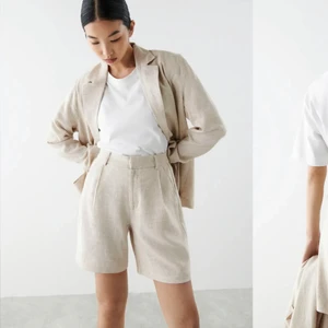 Shorts från Gina tricot, storlek 36 - Beiga shorts från Gina tricot  Storlek 36 Använda men i gott skick