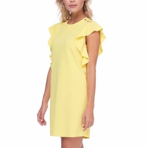 Sommarklänning!🌼 - Superfin sommarklänning i härlig gul färg! Slutsåld från Zara, klänningen kommer inte in igen. Första bilden är lånad💛