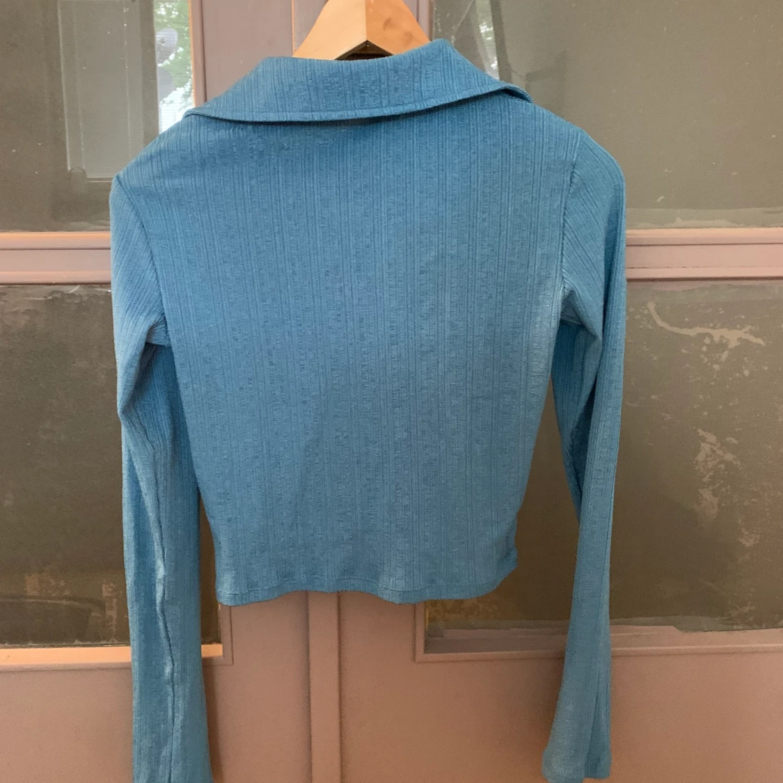 Snygg skimrig tröja från na-kd  - 91