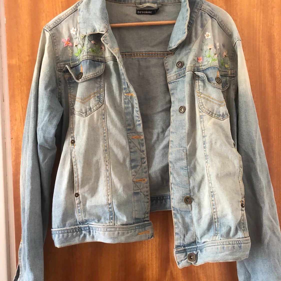 Jeansjacka med broderade blommor - 90