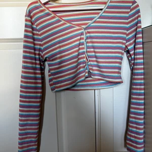 Randig Topp - Randig Topp Storlek: M  Obs köparen står för frakten 