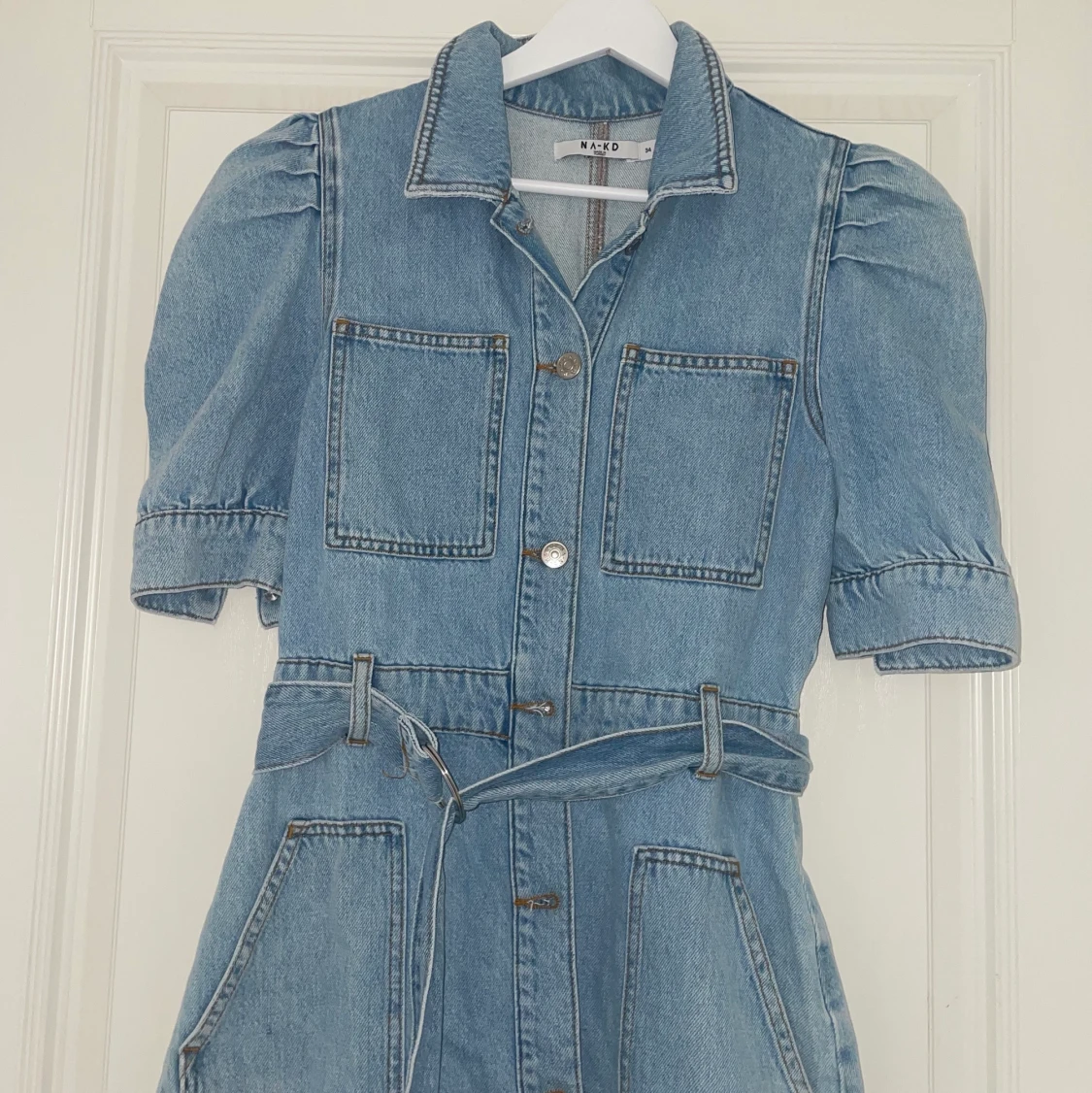 Denimklänning från NA-KD