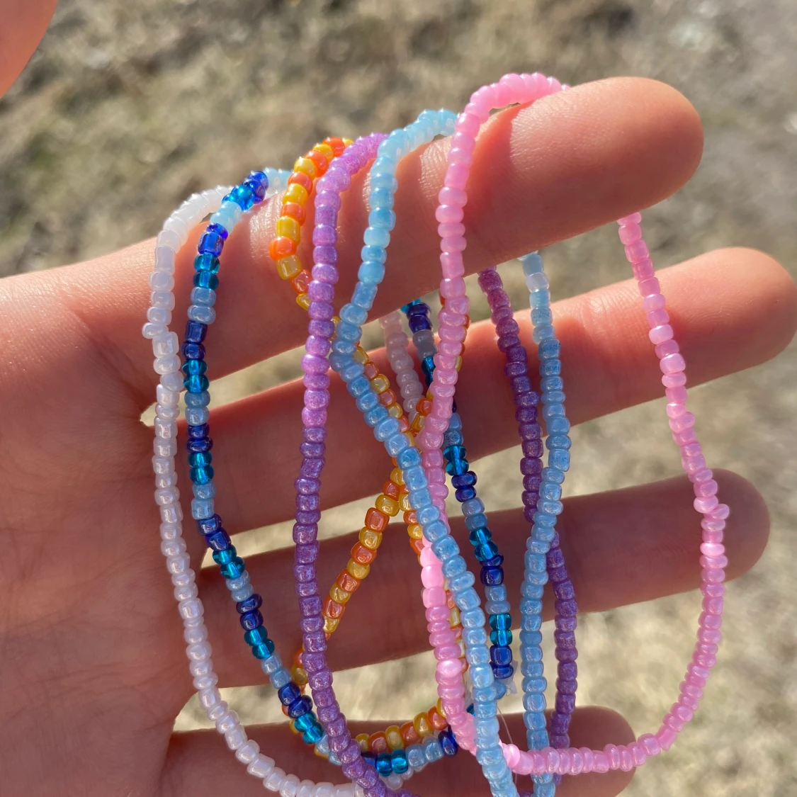 Pärlarmband i olika färger - 90