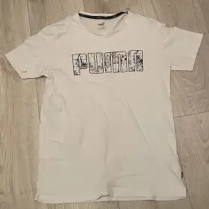en puma t-shirt som inte kommer till användning längre!  säljer billigt då jag vill bli av med det fort!