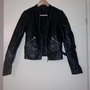 Skinnjacka - Från Veromoda