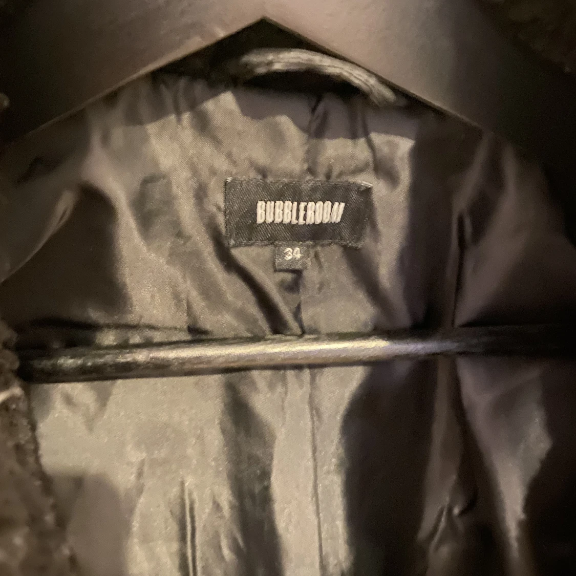 Svart teddyjacka  - 90