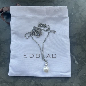 Edbald halsband  - Super snyggt Edblad halsband. Aldrig använt då jag har 2st. ❤️nypris 400kr säljer för 200kr +frakt . Storleken är 42 men är justerbar