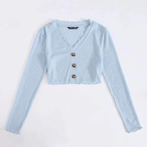 Fin tröja från shein, storlek M. Färgern är lite mörkare än på bilderna. 15 kr + frakt💕✨ (Bilderna är från hemsidan)