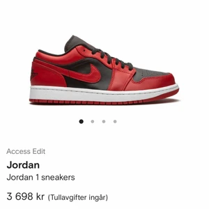 Jorden 1 - Aldrig använt dessa skor helt nya för små för mig Köpte på FARFETCH för 3700kr För mer bilder fråga privat