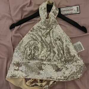 Ny glitter topp  - Ny glitter topp i strl S