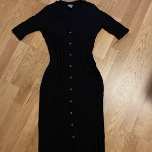 Svart ankel long ribbad klänning  - Andvänd klänning super stretch 