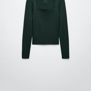 Zara tröja - Intressekoll på denna populära och helt slutsålda tröja från zara. Den är bara använd ett par fåtal gånger. De är intressekoll så jag vet inte om jag vill sälja 