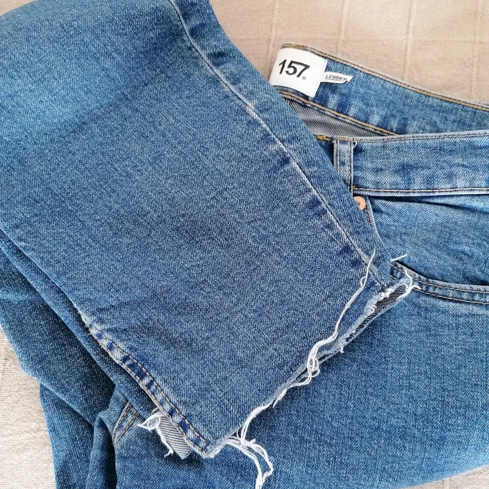 Bekväma jeans i rak modell Lender. Passar mig som är 36/38. . Jeans & Byxor.