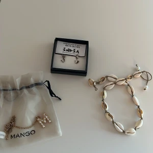 Smycken  - India öronhängen:150 kr-äkta silver  Snäck halsband/armband:25 kr