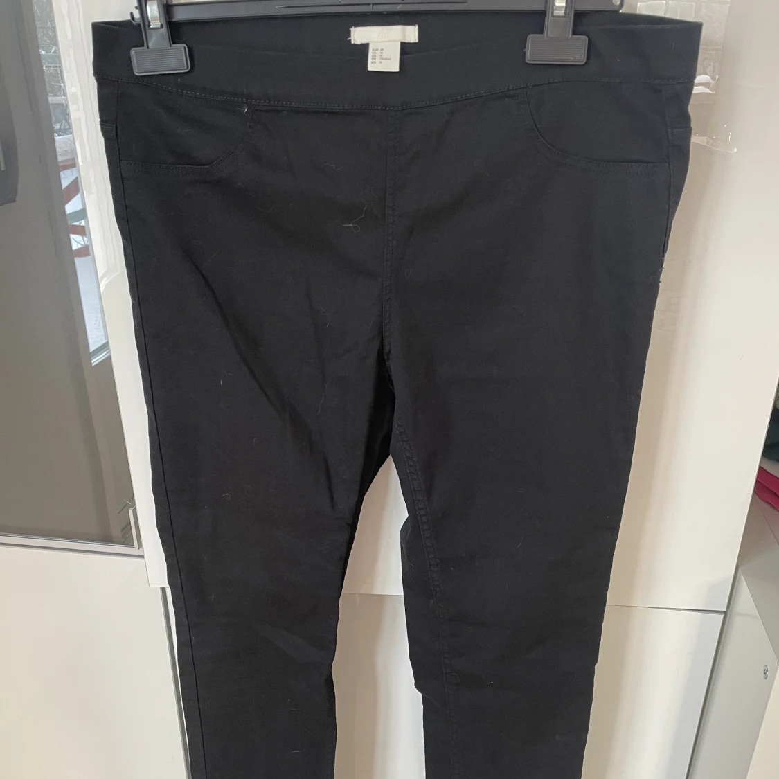 Strechjeans utan knapp, svarta långa, storlek 44