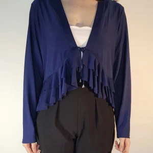 blå cardigan topp från Cicero - blå cardigan topp i storlek XL. möter ej upp, postar enbart 🌸