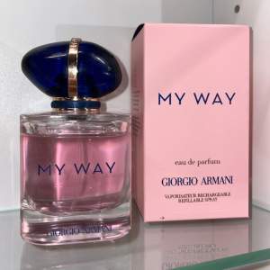 Armani my way parfym 50ml. (Ord.pris 863kr) Inte använd så mycket vilket man ser på bilden. 
